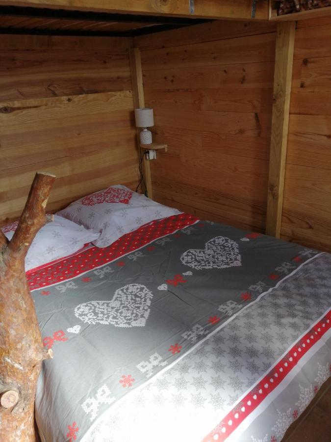 Patrice Et Chrstel Cabane En Bois Chatuzange-le-Goubet Exterior photo